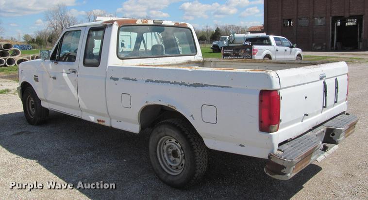 image for item K4941 1993 Ford F150 XL SuperCab pickup truck