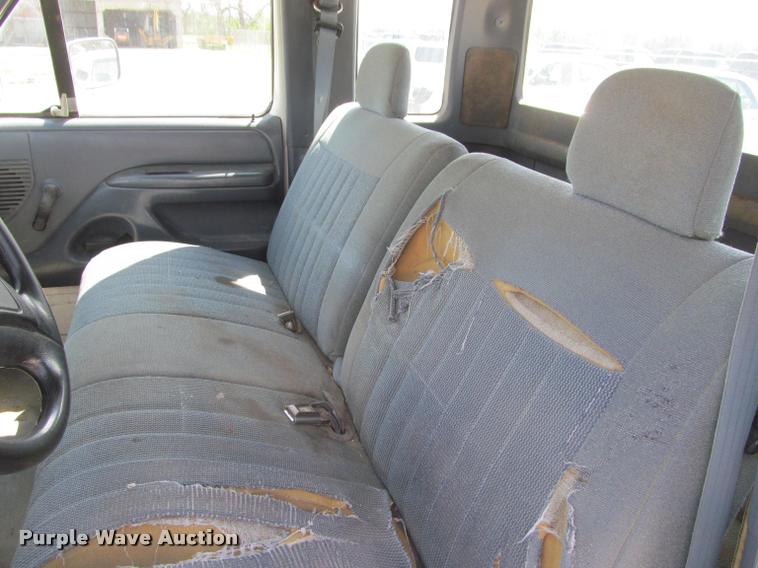 image for item K4941 1993 Ford F150 XL SuperCab pickup truck