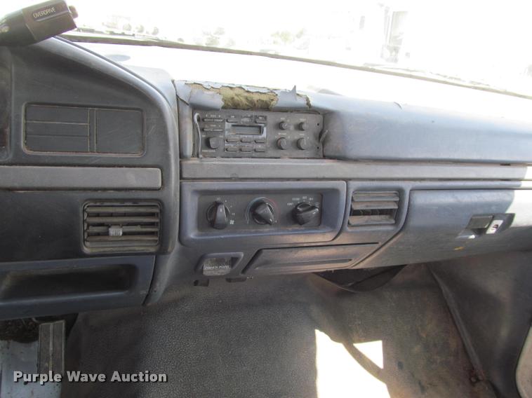 image for item K4941 1993 Ford F150 XL SuperCab pickup truck