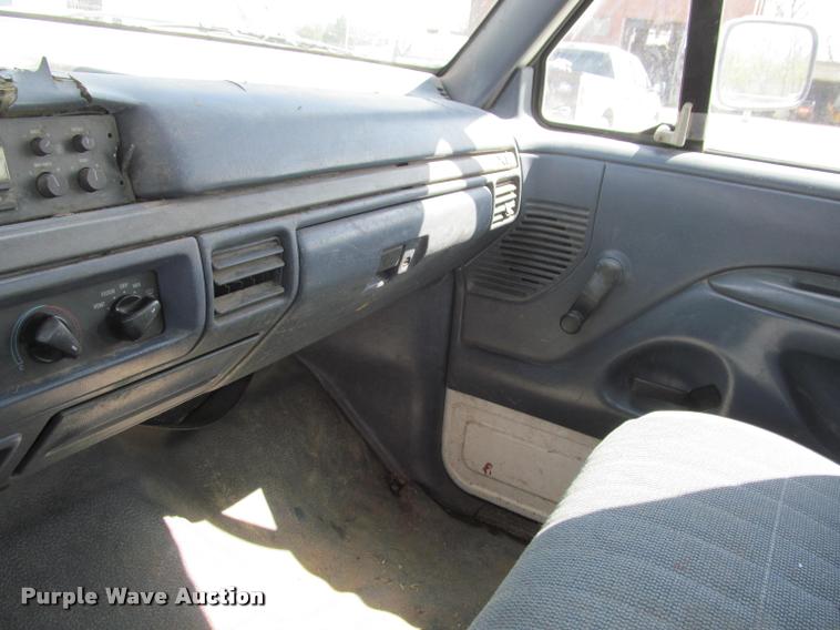 image for item K4941 1993 Ford F150 XL SuperCab pickup truck