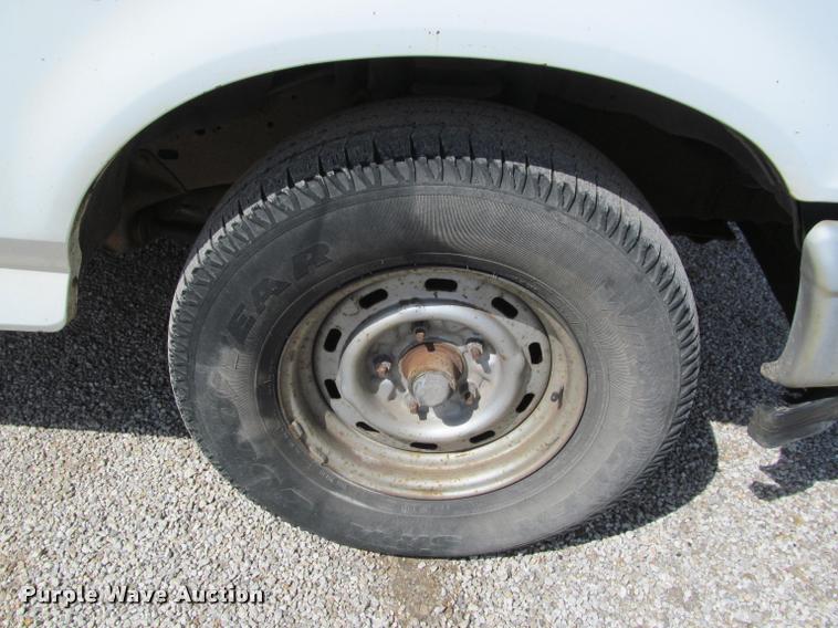 image for item K4941 1993 Ford F150 XL SuperCab pickup truck