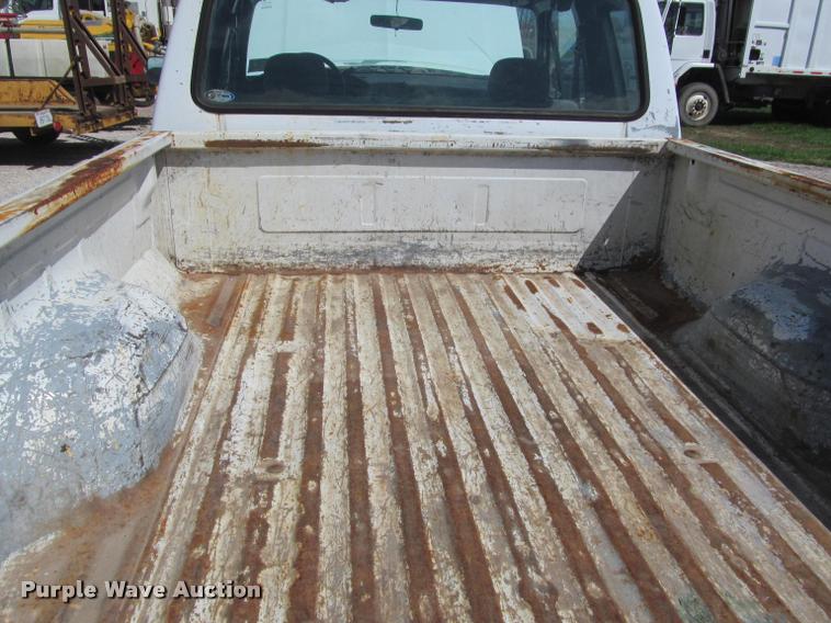 image for item K4941 1993 Ford F150 XL SuperCab pickup truck