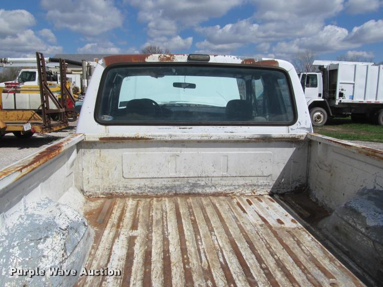 image for item K4941 1993 Ford F150 XL SuperCab pickup truck