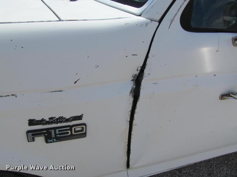 image for item K4941 1993 Ford F150 XL SuperCab pickup truck