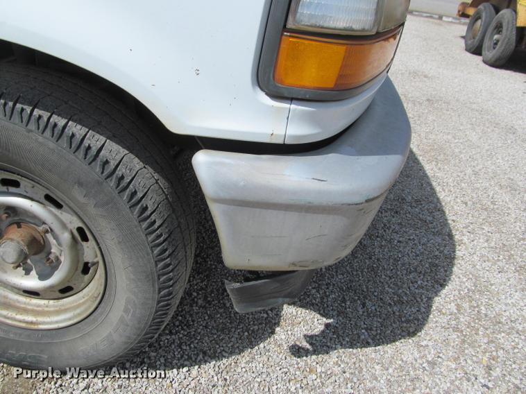 image for item K4941 1993 Ford F150 XL SuperCab pickup truck