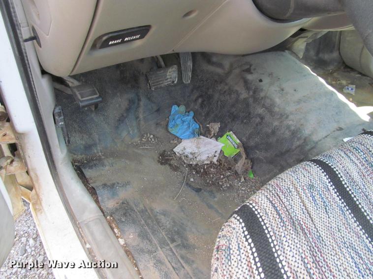 image for item K4942 1998 Chevrolet S10 pickup truck