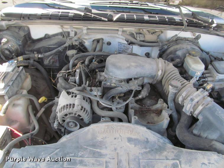 image for item K4942 1998 Chevrolet S10 pickup truck