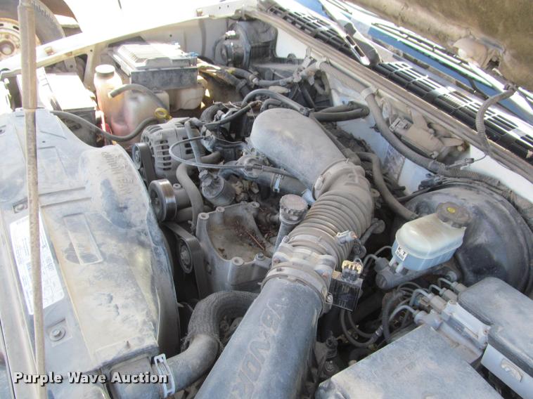 image for item K4942 1998 Chevrolet S10 pickup truck