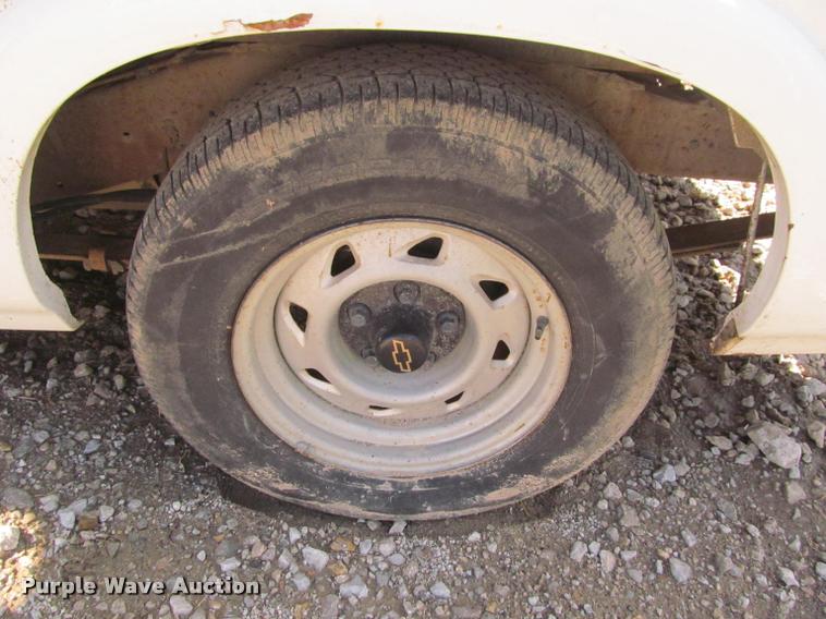 image for item K4942 1998 Chevrolet S10 pickup truck