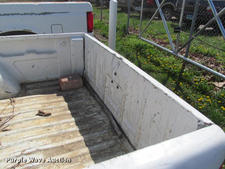 image for item K4942 1998 Chevrolet S10 pickup truck