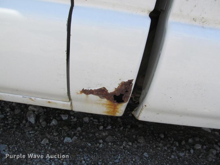 image for item K4942 1998 Chevrolet S10 pickup truck