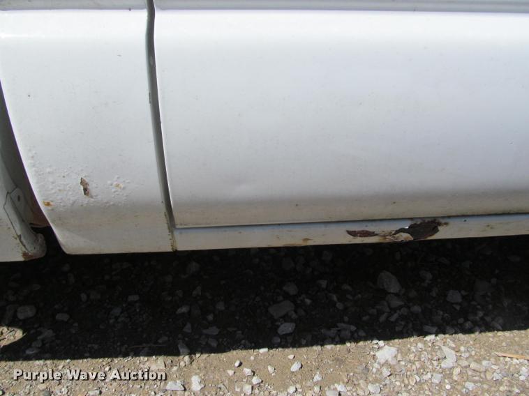 image for item K4942 1998 Chevrolet S10 pickup truck