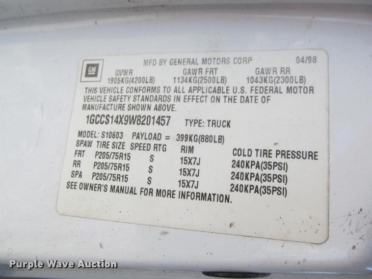 image for item K4942 1998 Chevrolet S10 pickup truck