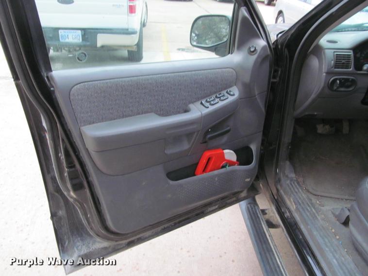 image for item K4951 2003 Ford Explorer SUV