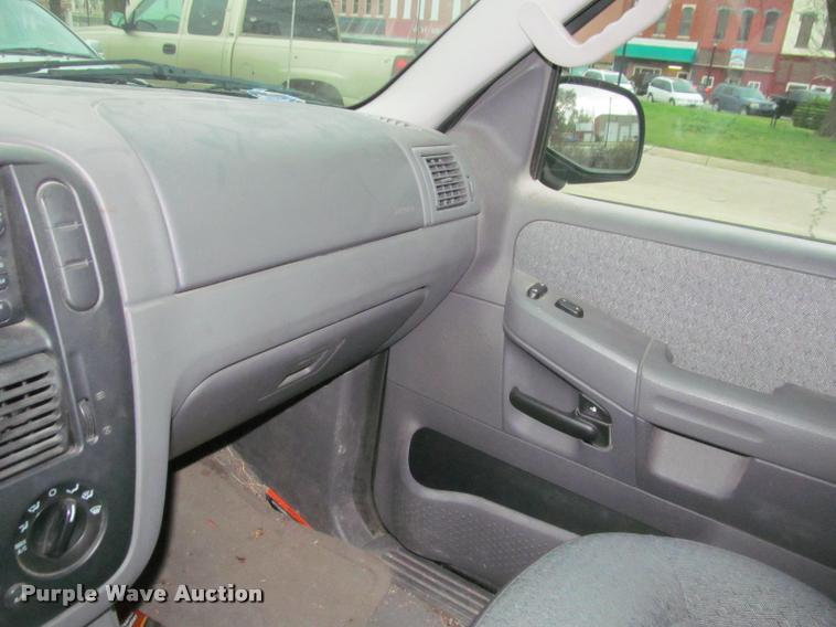 image for item K4951 2003 Ford Explorer SUV