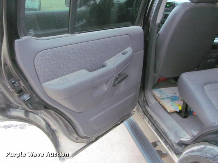 image for item K4951 2003 Ford Explorer SUV