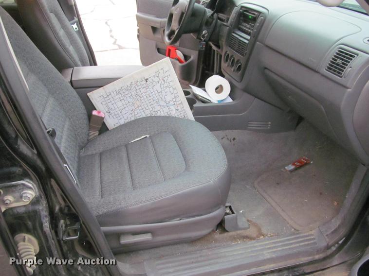 image for item K4951 2003 Ford Explorer SUV