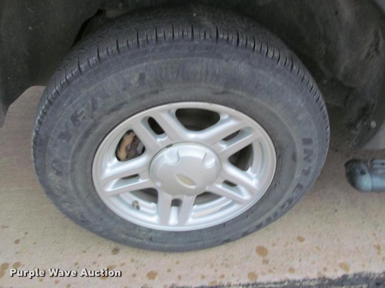 image for item K4951 2003 Ford Explorer SUV