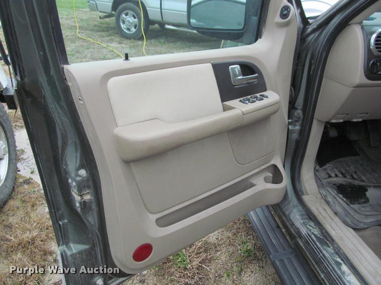 image for item K4955 2003 Ford Expedition XLT SUV