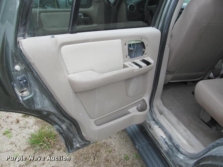 image for item K4955 2003 Ford Expedition XLT SUV