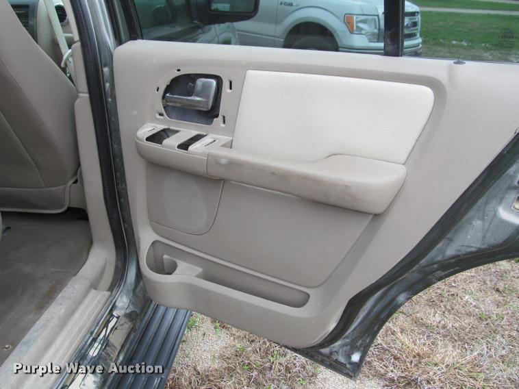 image for item K4955 2003 Ford Expedition XLT SUV