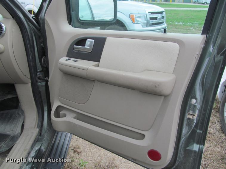 image for item K4955 2003 Ford Expedition XLT SUV