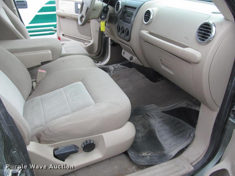 image for item K4955 2003 Ford Expedition XLT SUV