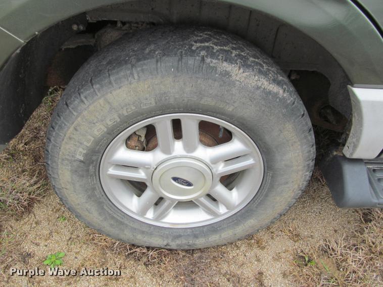 image for item K4955 2003 Ford Expedition XLT SUV
