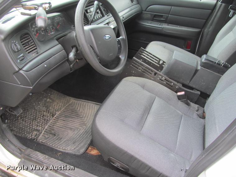image for item K4956 2006 Ford Crown Victoria Police Interceptor