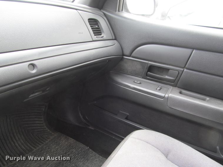 image for item K4956 2006 Ford Crown Victoria Police Interceptor