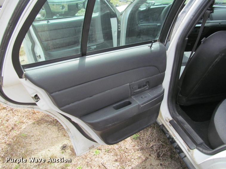 image for item K4956 2006 Ford Crown Victoria Police Interceptor