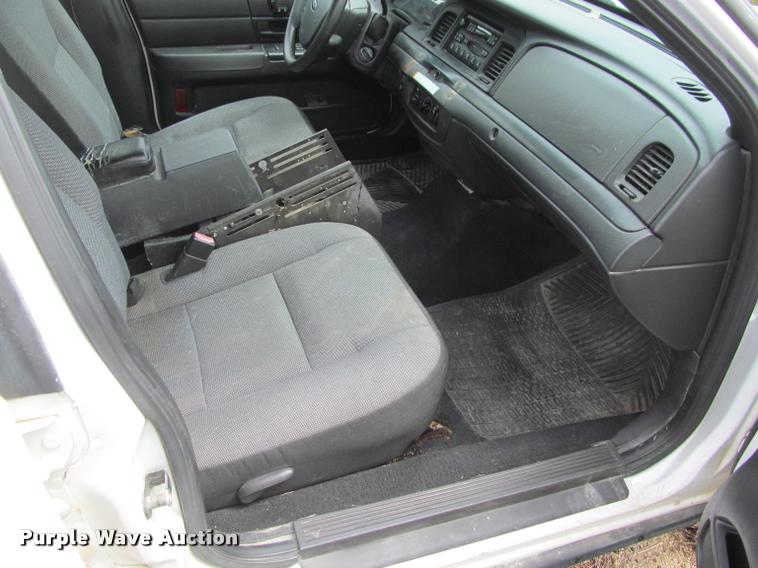 image for item K4956 2006 Ford Crown Victoria Police Interceptor