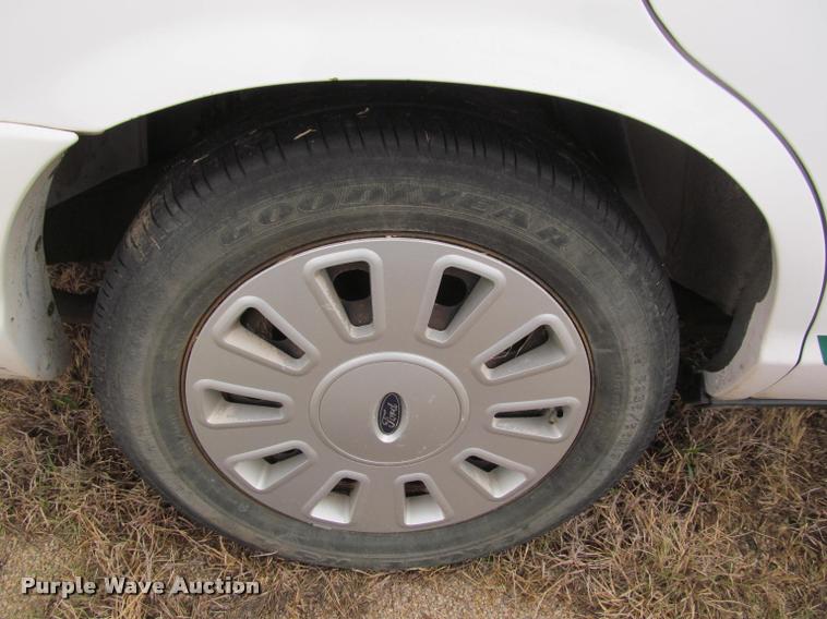 image for item K4956 2006 Ford Crown Victoria Police Interceptor