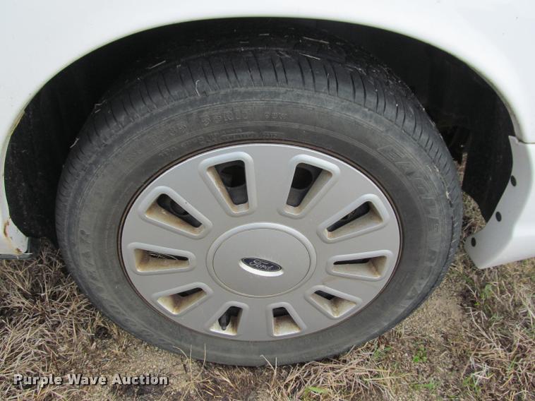 image for item K4956 2006 Ford Crown Victoria Police Interceptor