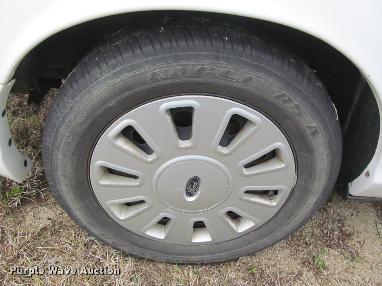 image for item K4956 2006 Ford Crown Victoria Police Interceptor