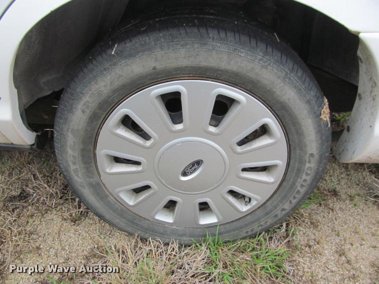 image for item K4956 2006 Ford Crown Victoria Police Interceptor