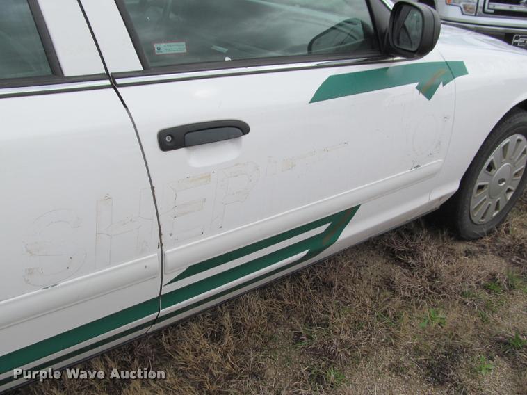 image for item K4956 2006 Ford Crown Victoria Police Interceptor