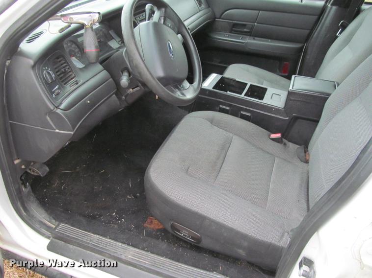 image for item K4957 2008 Ford Crown Victoria Police Interceptor