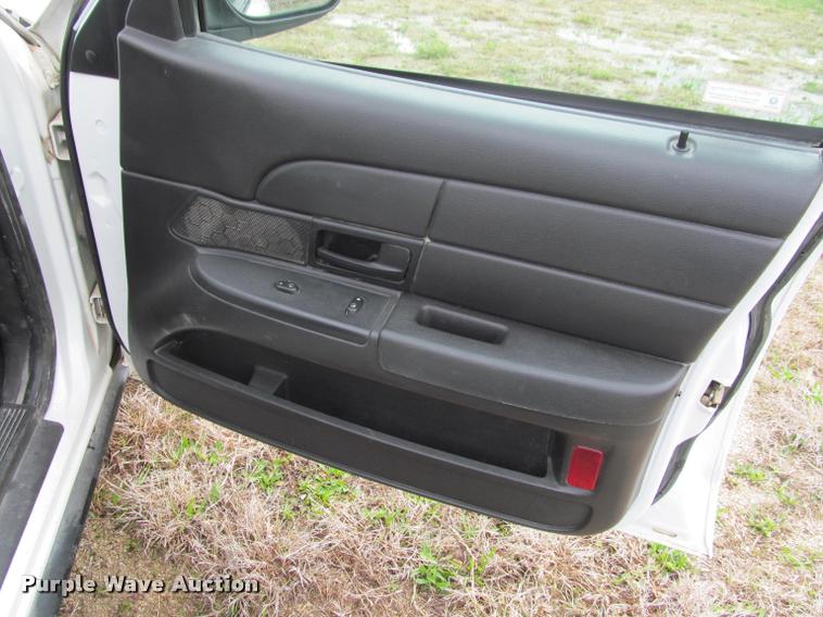 image for item K4957 2008 Ford Crown Victoria Police Interceptor