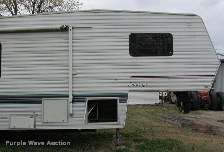 image for item K4960 1997 Coachmen 349R5 camper