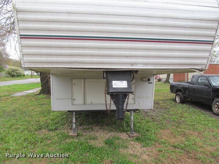 image for item K4960 1997 Coachmen 349R5 camper