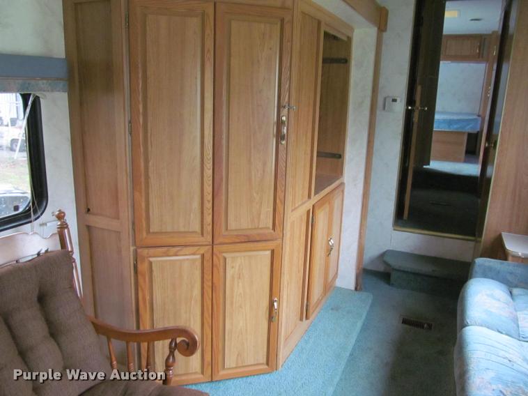 image for item K4960 1997 Coachmen 349R5 camper