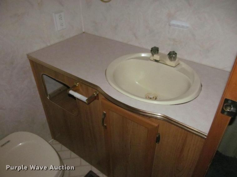 image for item K4960 1997 Coachmen 349R5 camper