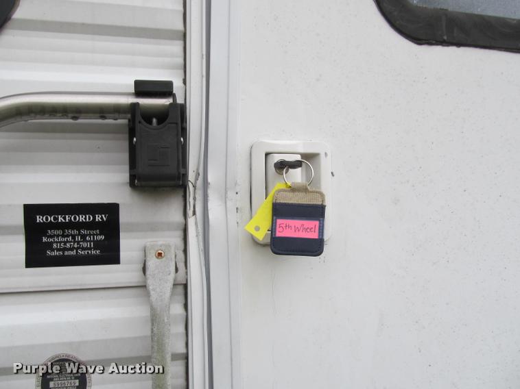 image for item K4960 1997 Coachmen 349R5 camper