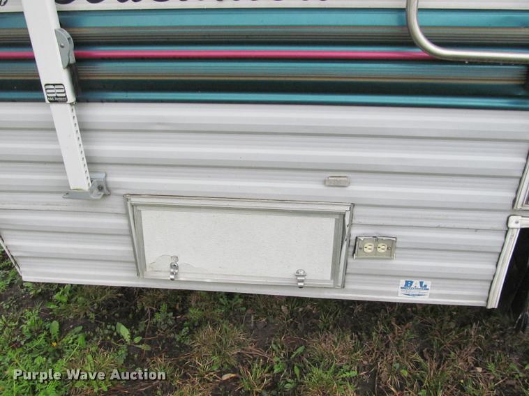 image for item K4960 1997 Coachmen 349R5 camper