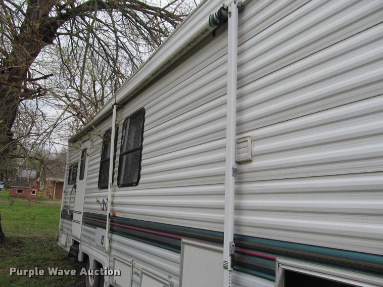 image for item K4960 1997 Coachmen 349R5 camper