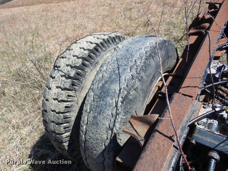 image for item K6477 1976 Chevrolet C65 truck cab and chassis