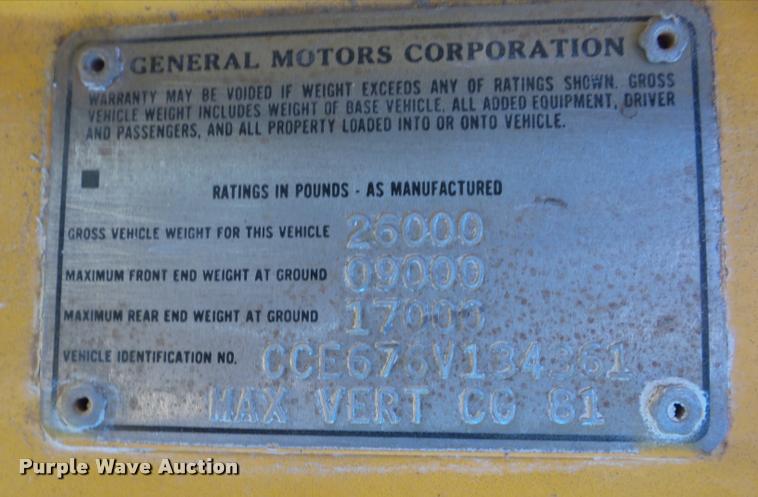 image for item K6477 1976 Chevrolet C65 truck cab and chassis