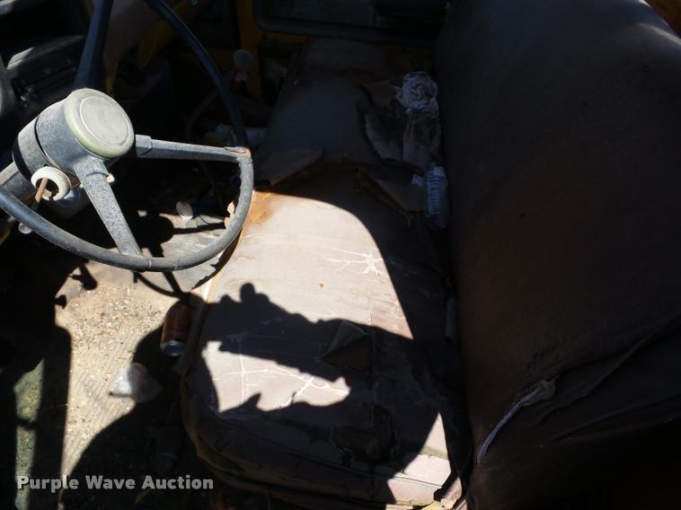 image for item K6477 1976 Chevrolet C65 truck cab and chassis