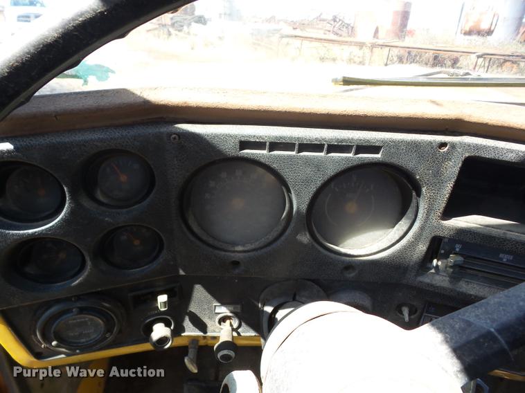 image for item K6477 1976 Chevrolet C65 truck cab and chassis